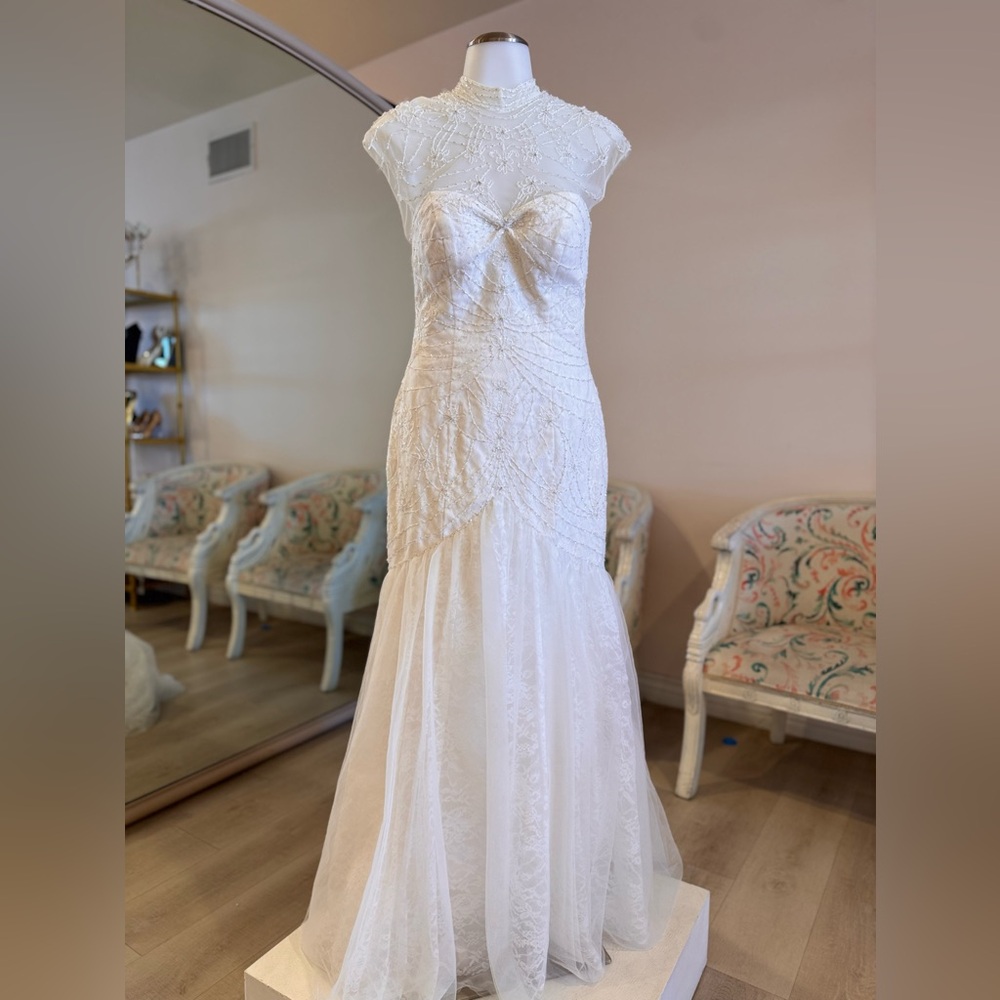 Elegant Galina Signiture White Lace Gown